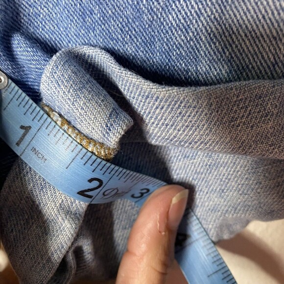 Forever 21 Distressed Hi Rise buttonfly Jean Shorts Size 27 cuffed - Picture 10 of 11